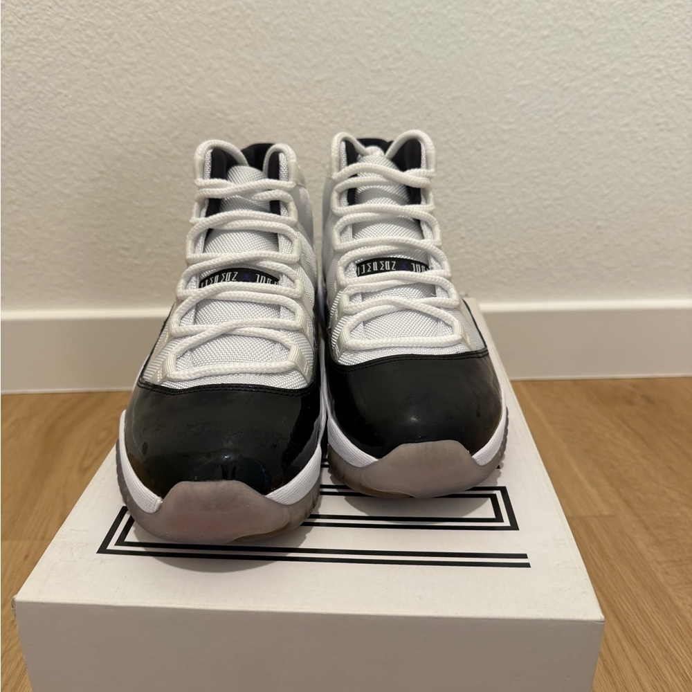 Jordan 11 Retro Concord (2011)
